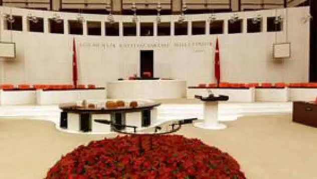 BDP'li vekillerin fezlekeleri Meclis'te