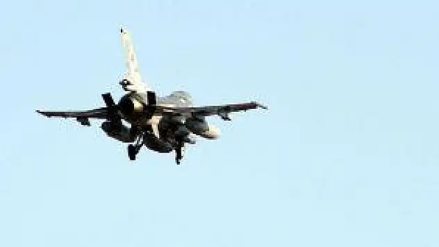Sınırda F-16 devriyesi