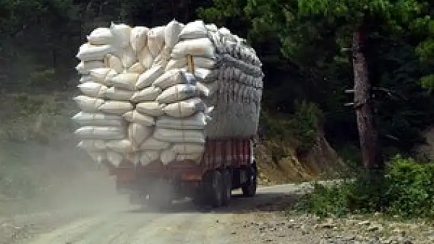 Hayvancılar Güneydoğudan Saman Taşıyor