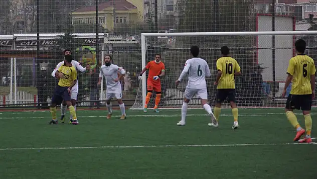 Lider Çarşambaspor, fırsat tepti…