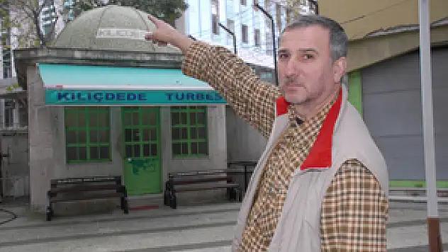 Hırsız, Türbenin Alemini Çaldı