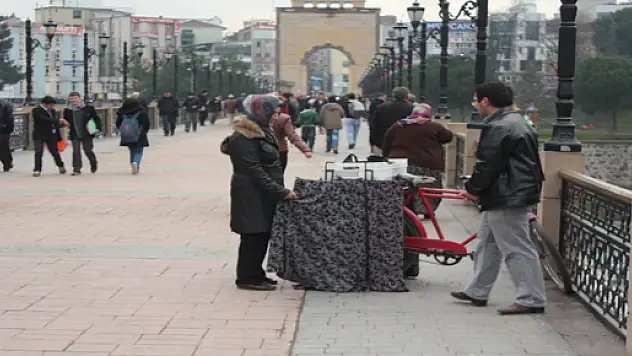 Köprüye seyyar satıcı akını