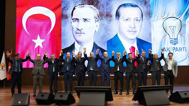 2 Belediye Başkanı AK Parti'ye katıldı