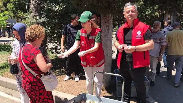 2 bin 500 kişiye aşure ikramı