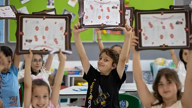 20 milyon öğrenci yaz tatiline girdi