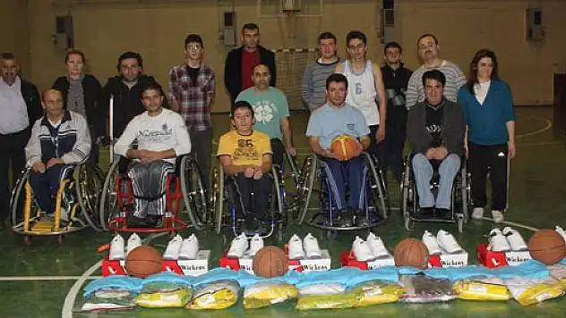 BASKETBOL TAKIMI KURMAYA ÇALIŞAN ENGELLİLERE DESTEK YAĞIYOR  