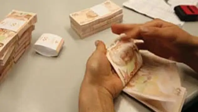 Aralık enflasyonu beklentileri aştı  