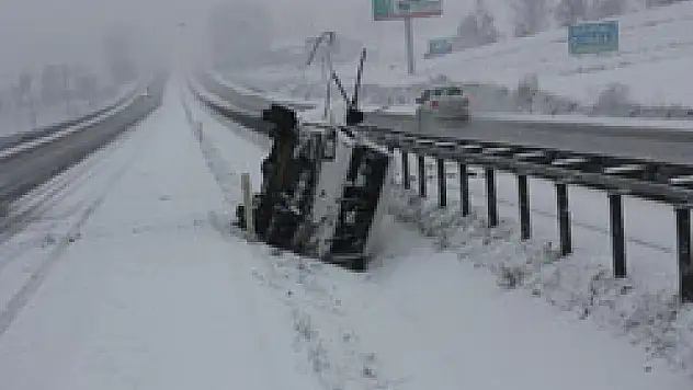 KAR, KAZALARI BERABERİNDE GETİRDİ: 1 ÖLÜ, 1 YARALI
