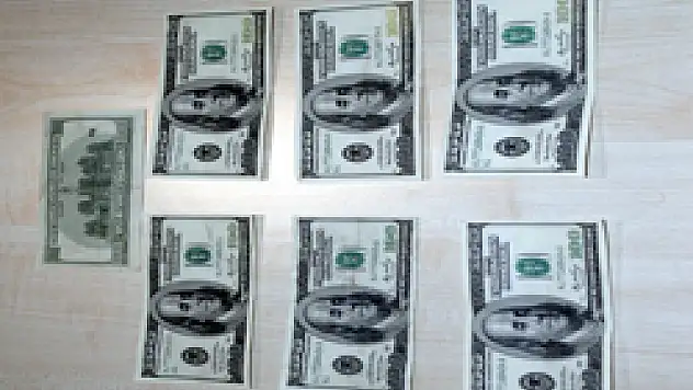 Sahte para zanlısını linçten polis kurtardı