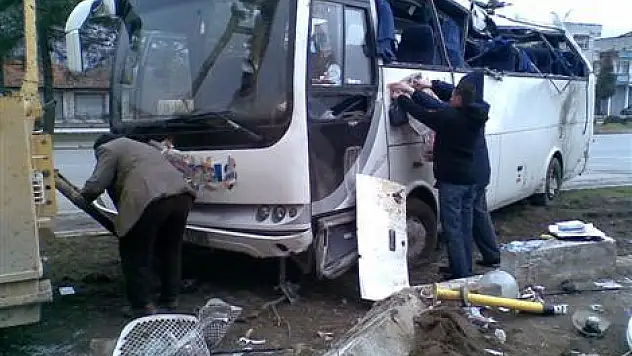 Çarşamba'da Trafik Kazası: 1 Ölü, 13 Yaralı