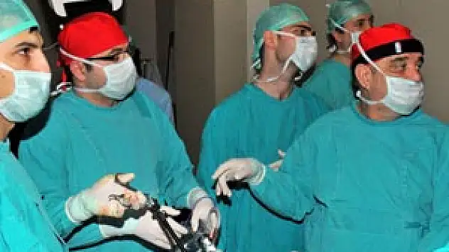 3 Obez Hastaya 'Tüp Mide' Ameliyatı