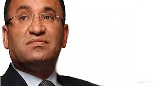 'Irkçı Yaklaşımın Somut Bir Örneği Olarak Görüyorum'