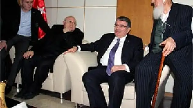 İdris Naim Şahin'e Coşkulu Karşılama