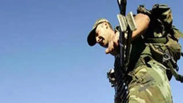 Sözleşmeli erlere 3 bin lira maaş