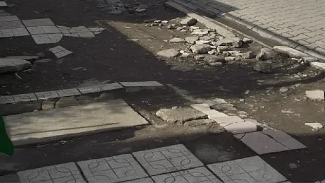 Kaldırım çilesi bitmiyor