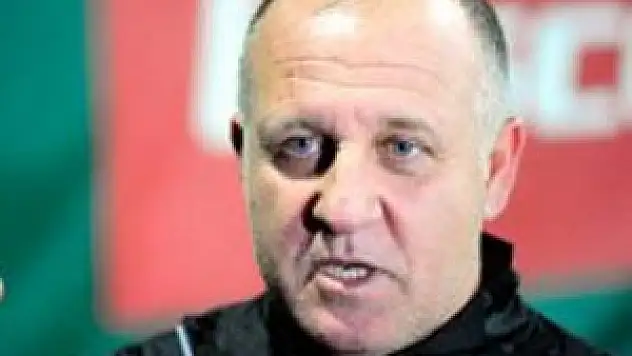 Bakkal, Gekas'a salladı