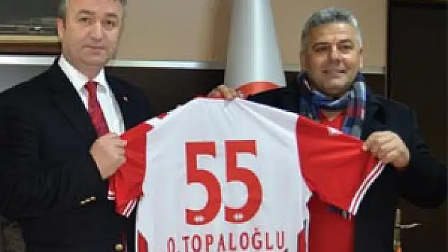 Samsunspor'dan Topaloğlu'na Plaket