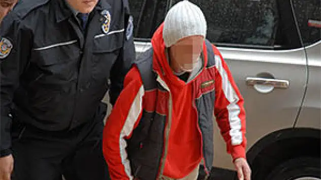 ALKOLLÜ ŞAHIS EL ARABASINI ÇALDI