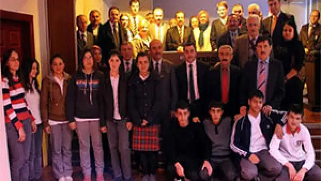 Okullara temizlik robotu