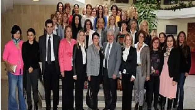 YOKSUL KADINLARA KREDİ KARTI 