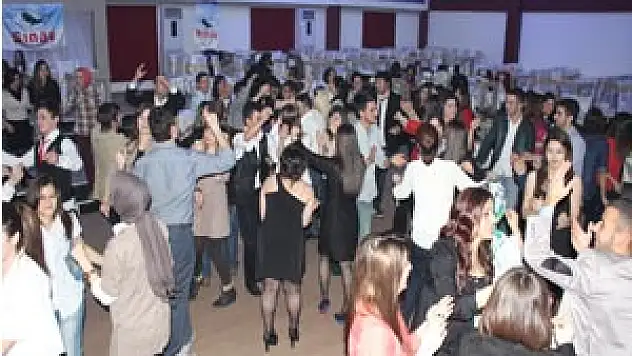 Sınav Dershanesi öğrencileri stres attı