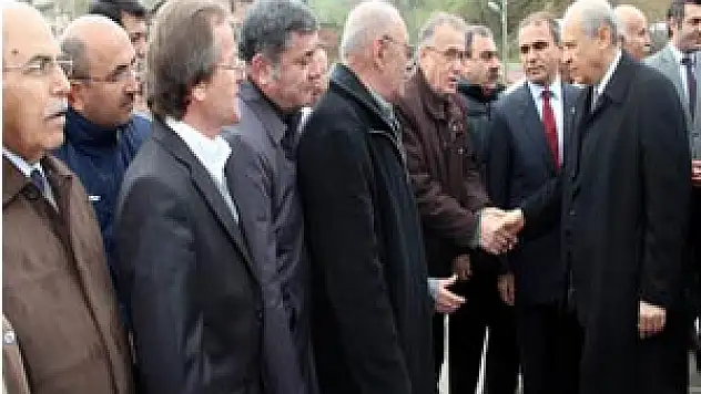 Bahçeli, Samsun'dan Geçti