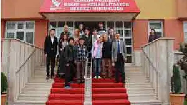 GENÇLİK MERKEZİ YAŞLILARI UNUTMADI