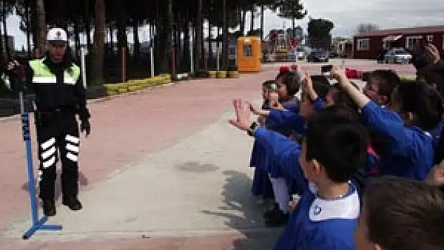 Çarşamba Emniyeti, Miniklere uygulamalı trafik eğitimi veriyor