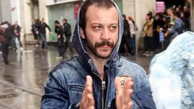 EMEK SİNEMASI'NA GİRMEK İSTEYEN EYLEMCİLERE POLİS MÜDAHALE ETTİ