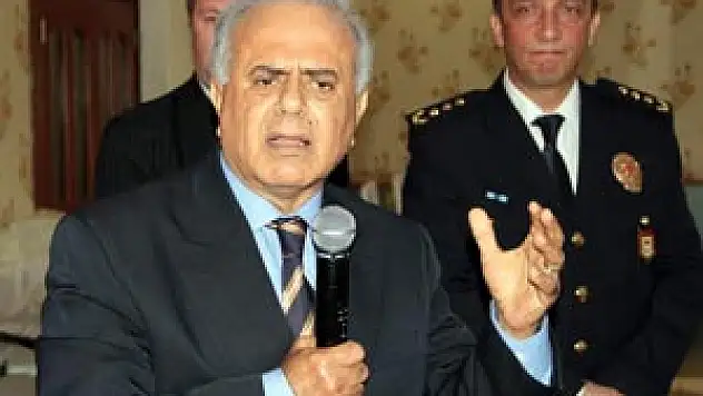 ÖZHAN: 'TERÖRE 7 BİN 900 POLİS ŞEHİT VERDİK'