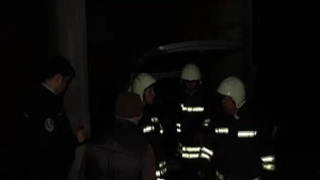  Çarşamba'da Park halindeki araç yandı