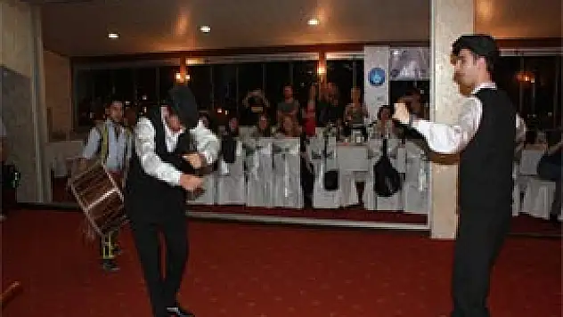  TÜRK EĞİTİM SEN KÜLTÜRLER ARASI KÖPRÜ KURDU