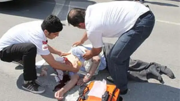 KAZADA AĞIR YARALANAN YAŞLI ADAM ÖLDÜ