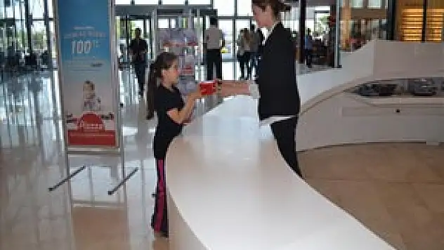  Piazza'da Çocuklara Sürpriz