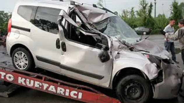  ÇARŞAMBA'DA KAZA: 1 İ AĞIR 6 YARALI