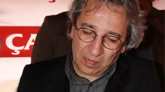 Can Dündar izdihamı