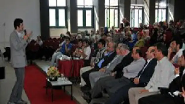 Hafıza şampiyonu ders verdi