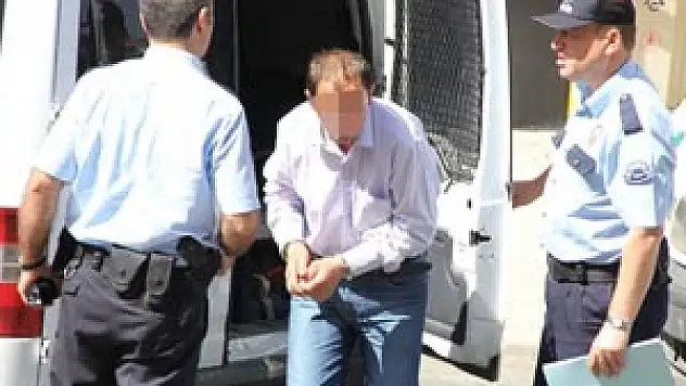 13 Yaşındaki Kızın Saçını Çekme İddiasına Gözaltı