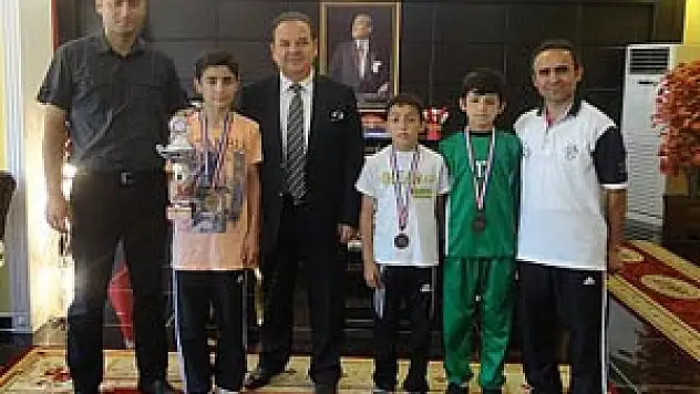 Boksta Çarşamba'nın gururu oldular