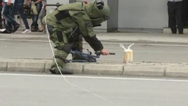 Cumhuriyet Meydanı'nda Bomba Paniği