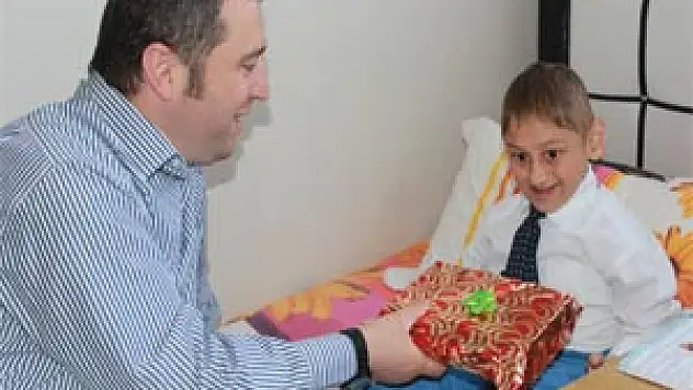 AK Parti'den evde eğitim alan çocuklara ziyaret