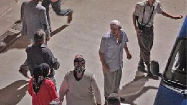 KÖYDE MEYDAN MUHAREBESİ 13 YARALI