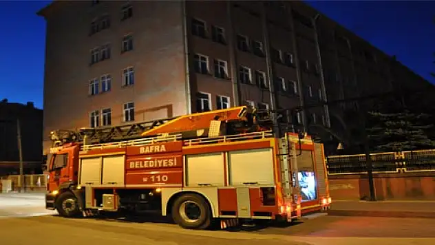 ESKİ TEKEL BİNASINDA YANGIN ÇIKTI