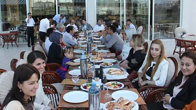 Savcı ve Hakimler yemekte buluştu