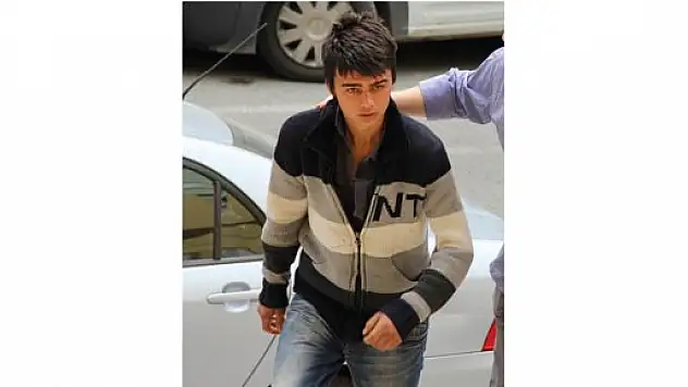  BIÇAKLI SALDIRIYA UĞRAYAN GENÇ AĞIR YARALANDI