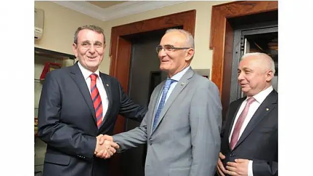 YILMAZ'DAN TSO'YA ZİYARET 