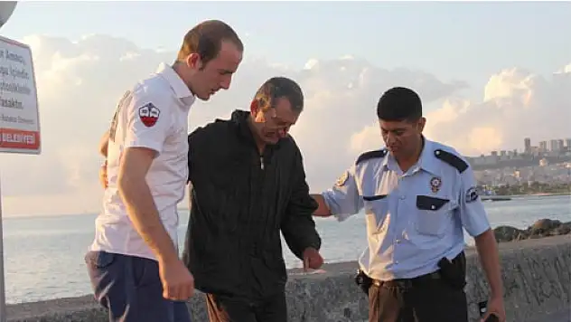 BALIK TUTARKEN KAYALIKLAR ARASINA DÜŞTÜ