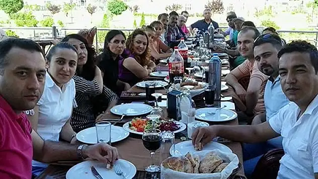 Yeşilırmak Dershanesi yıl sonu yemeğinde buluştu…