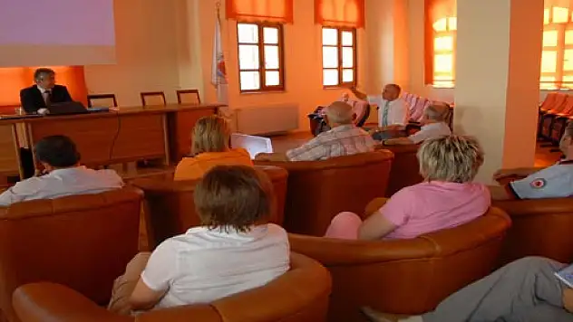 VALİ YARDIMCISINDAN BELEDİYE HUKUKU SEMİNERİ