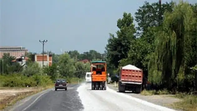 AYVACIK YOLUNDA ASFALT ÇALIŞMASI BAŞLADI